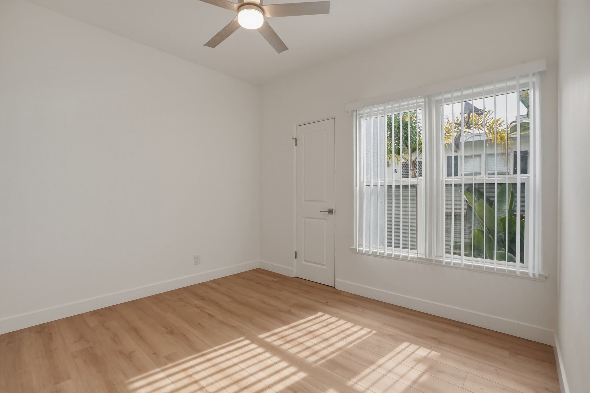 Building Photo - 2317 Ocean Park Blvd