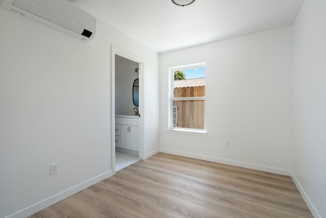 Building Photo - AVAILABLE FOR 2026-2027 SCHOOL YEAR...14 B...