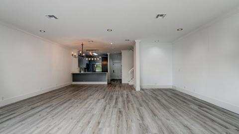 Building Photo - 6784 Via Regina