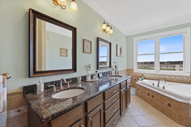 Building Photo - 703 Herricks Ln