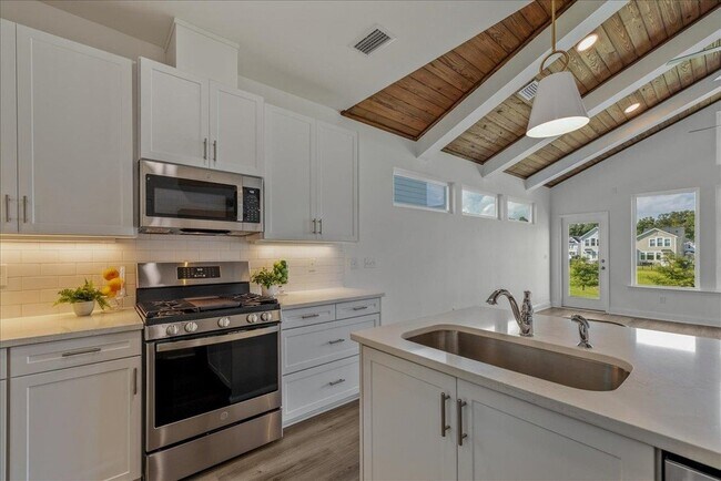 Building Photo - 5646 Native Oak Dr
