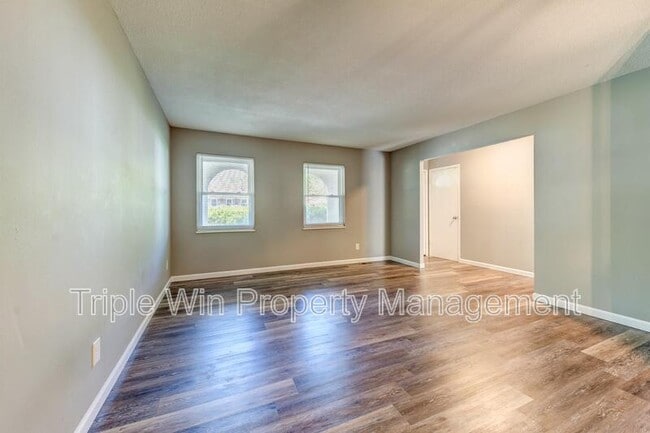 Building Photo - 2250 Spoonwood Dr