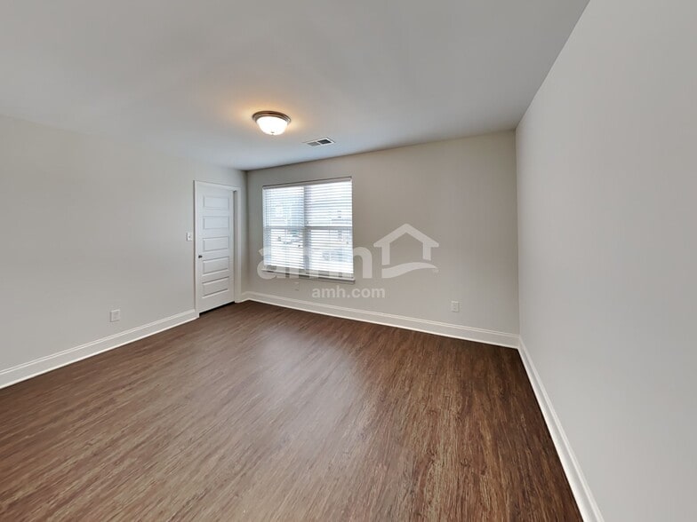 Building Photo - 5018 Mountain Springs Rd