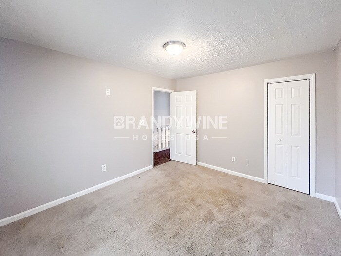 Building Photo - 2259 Hampton Dr