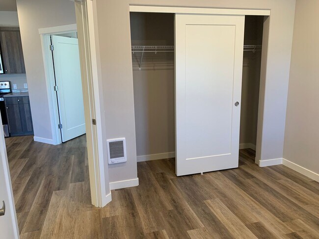 Building Photo - Great New Lava Ct Apartments!