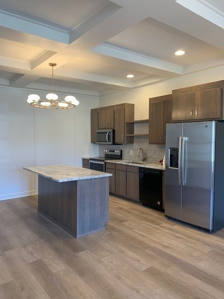 Building Photo - 326 W Main St