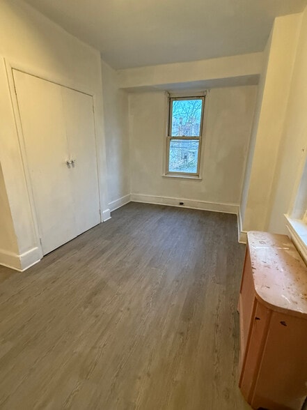 Building Photo - 17 Farragut St