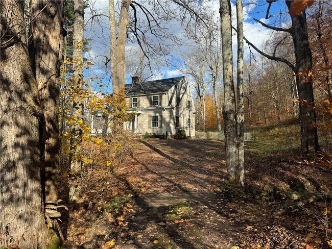 Building Photo - 221 Centennial Farm Ln