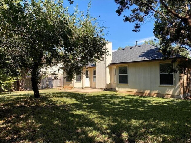 Building Photo - 1707 Timberwood Dr