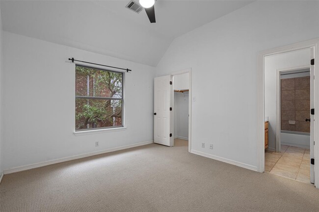 Building Photo - 12105 Portobella Dr