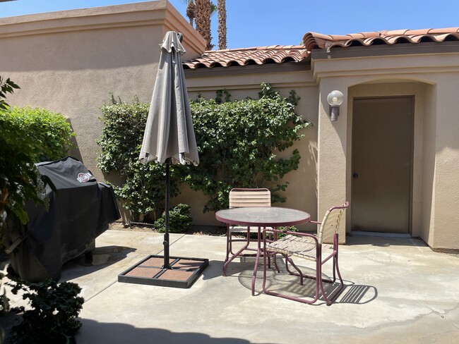 2nd Patio - table, chairs, umbrellaBBQ automatic BBQ - 38613 Wisteria Dr