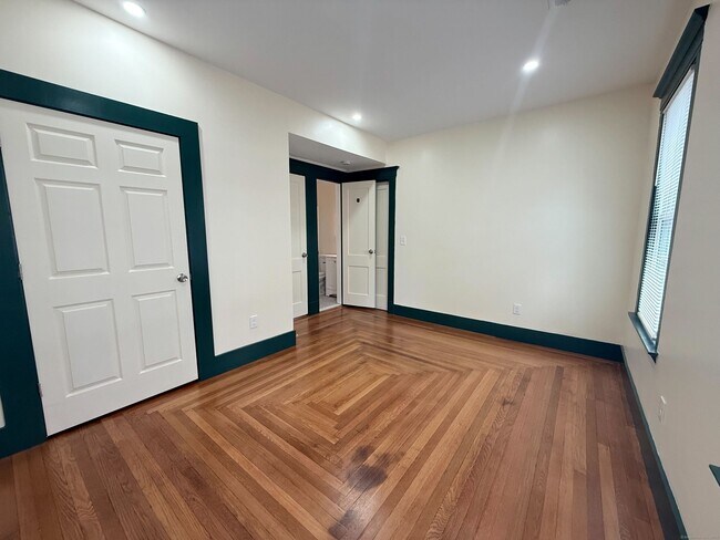 Building Photo - 130 Hubinger St