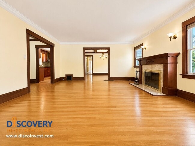 Building Photo - 327 San Carlos Ave