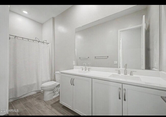 Building Photo - 5016 E Gallop Wy