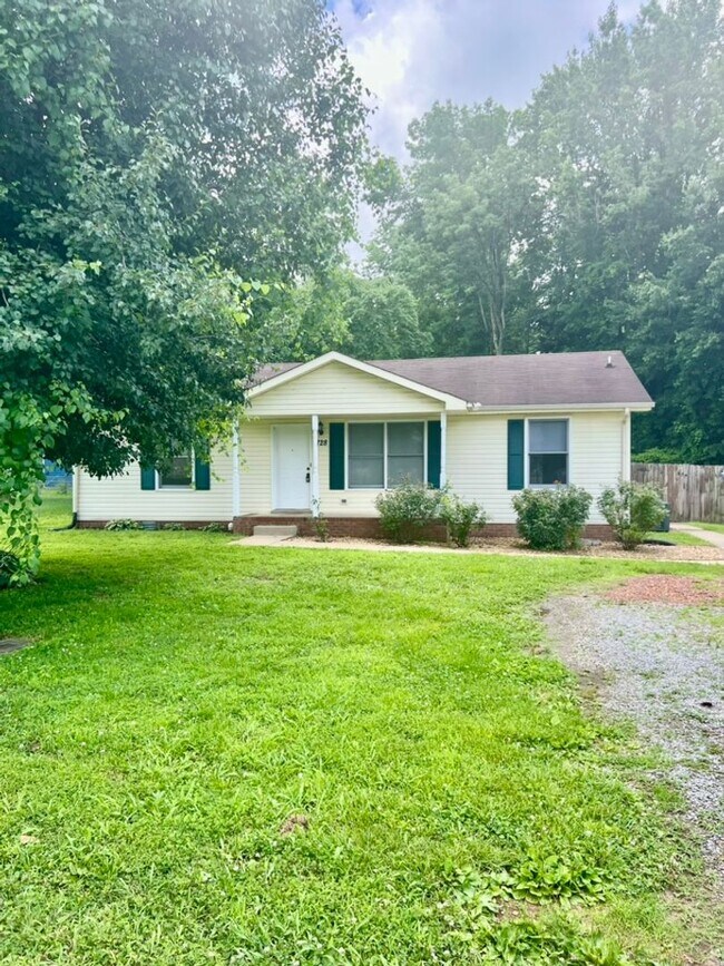 Primary Photo - AVAILABLE NOW! 3 Bedroom, 1.5 Bath Home