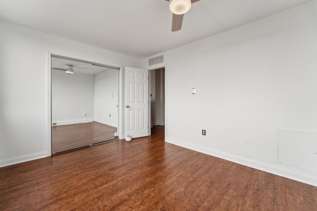 Building Photo - Stunning 1 bed 1 bath condo!