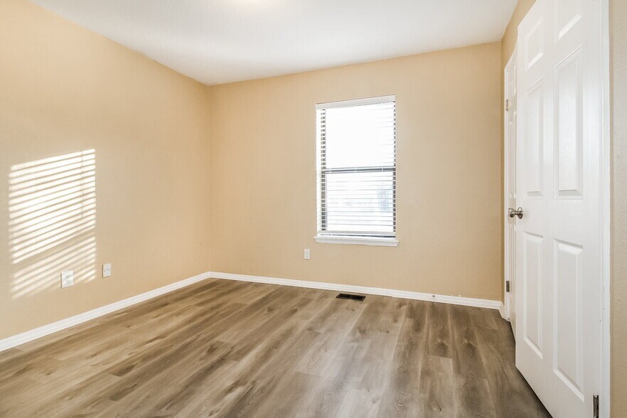 Building Photo - 2135 Jazzman Dr