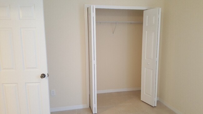 Building Photo - NEWER 3 bedroom 2 bath 1 car garage duplex in SW Cape!!