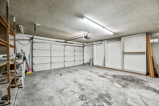 Building Photo - 7725 E Rovey Ave