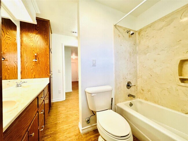 Building Photo - 210 2nd St