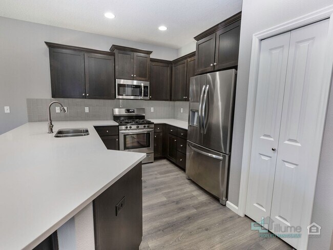 Building Photo - Spacious 4 Bedroom Home with Solar Power Near Cooper Mountain Nature Park
