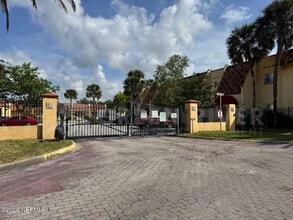 Building Photo - 3917 Corrida Ct