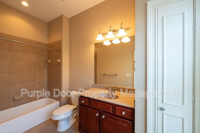 Building Photo - 913 Telfair Close