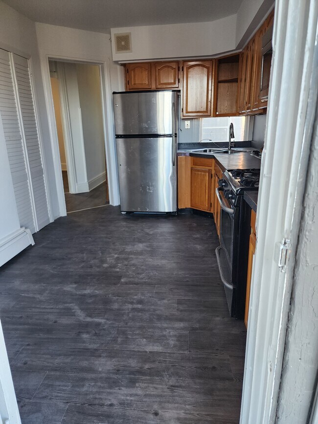KITCHEN - 247 Mount Prospect Ave