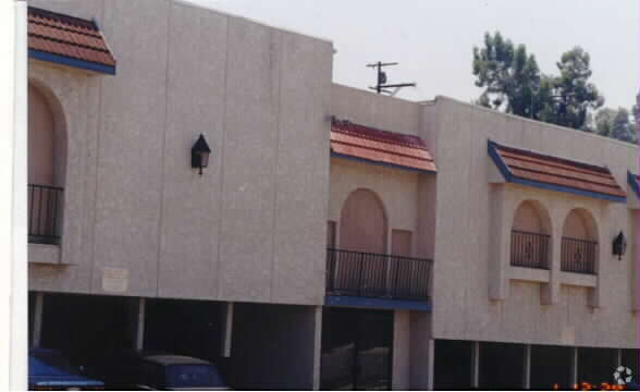 Building Photo - Ramona Garden Apartments