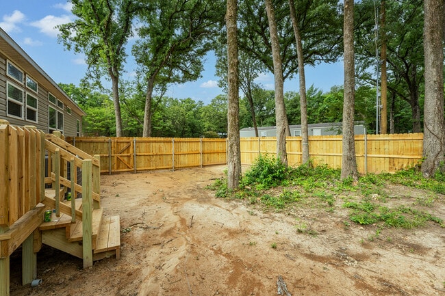 Building Photo - 204 Wildflower Drive