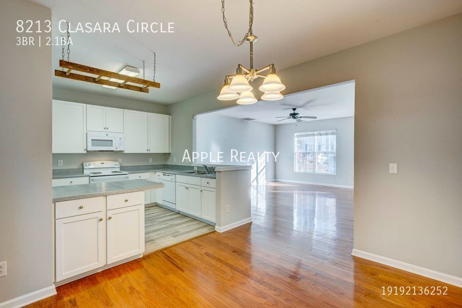 Building Photo - 8213 Clasara Cir