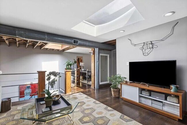 Building Photo - 1570 DeKalb Ave NE
