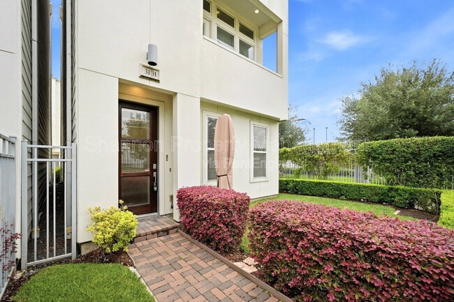 Building Photo - 3131 Leeland St