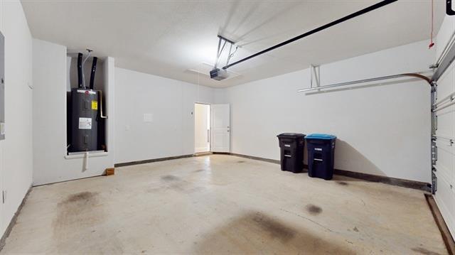 Building Photo - 1000 Meadow Scape Dr