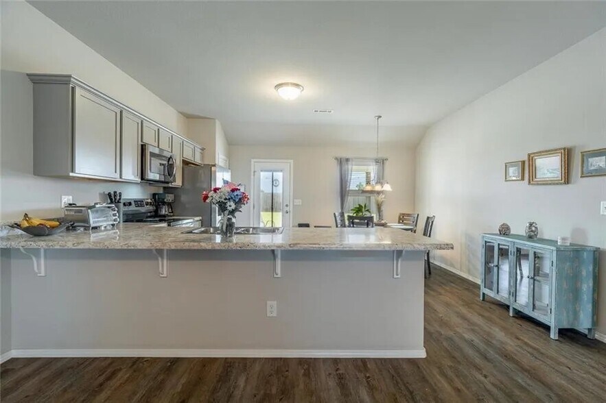 Building Photo - 636 Woodcreek Lp