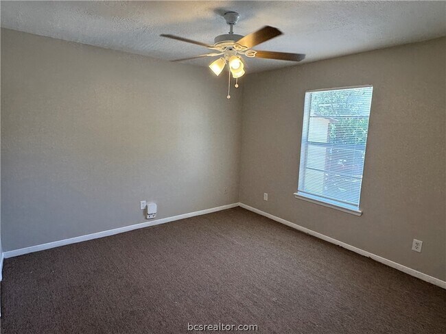 Building Photo - 2000 Monito Way