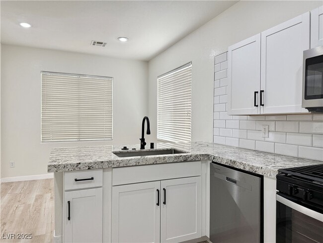 Building Photo - 7976 Cook Islands Ct