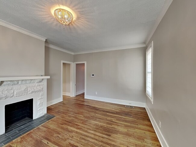 Building Photo - 815 N Watkins St