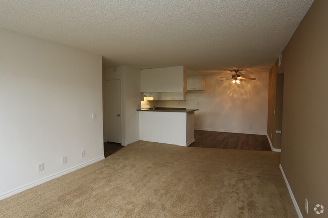 Interior Photo - Windsor Court Apartments