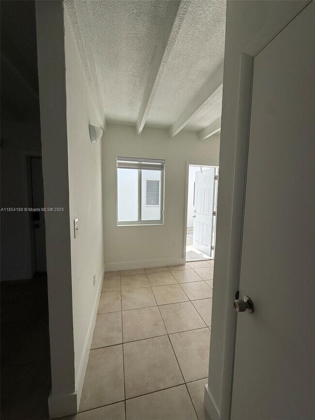 Building Photo - 747 NW 60th St