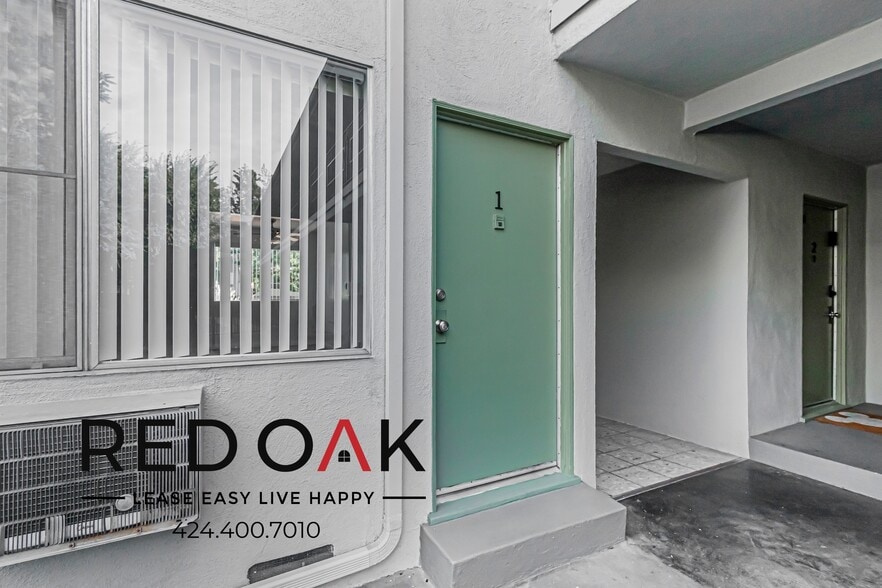 Building Photo - 12737 Moorpark St