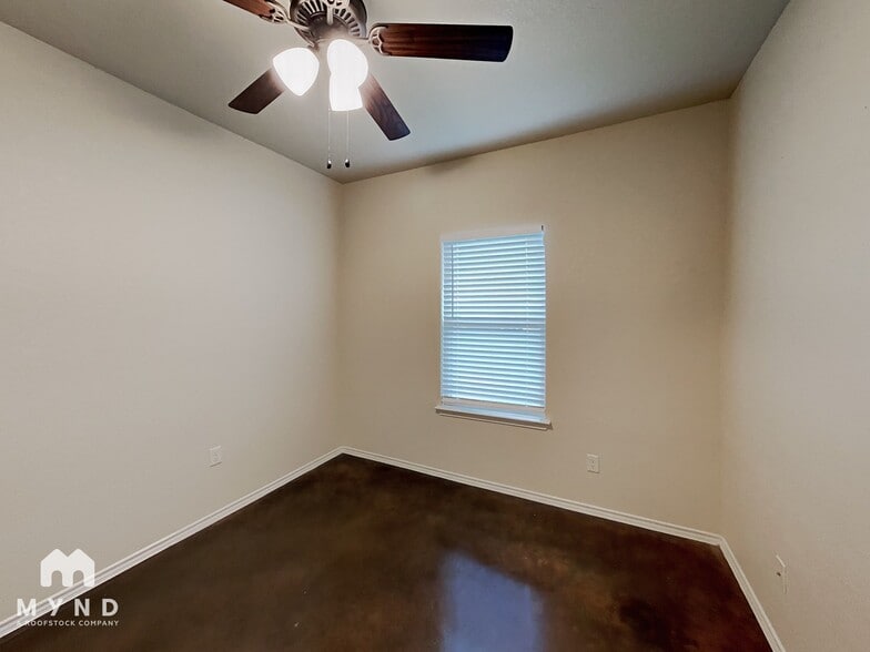 Building Photo - 228 Kaspar Way