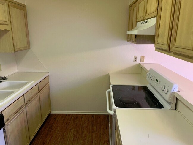 Building Photo - Duplex