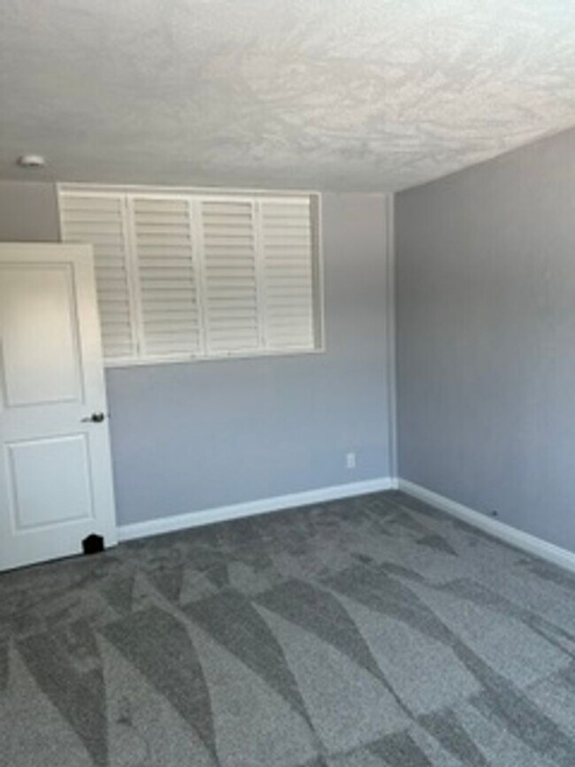 Building Photo - Spacious 4BR Home with Gated Pool, Chef’s Kitchen & 3-Car Garage