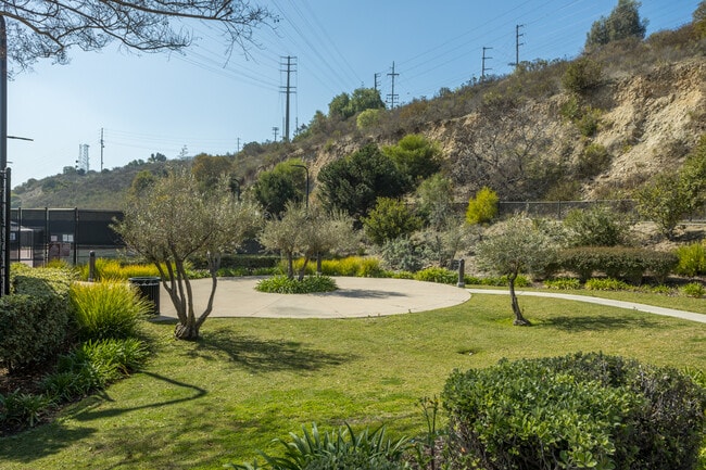 Building Photo - 2802 Bellezza Dr