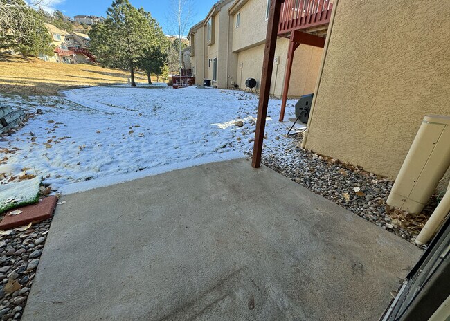 Building Photo - 6913 Yellowpine Dr