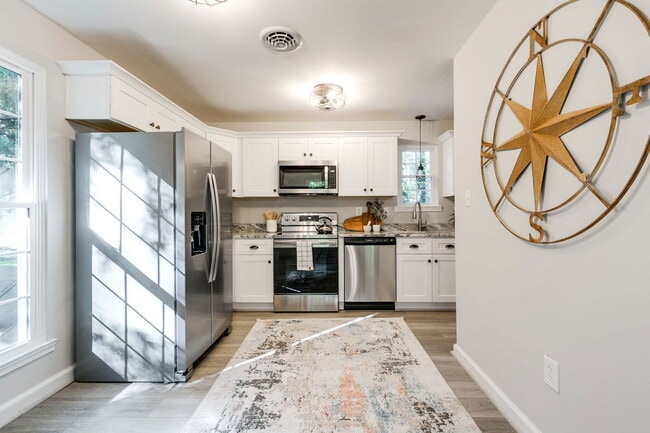 Building Photo - 15909 Dockside Ct