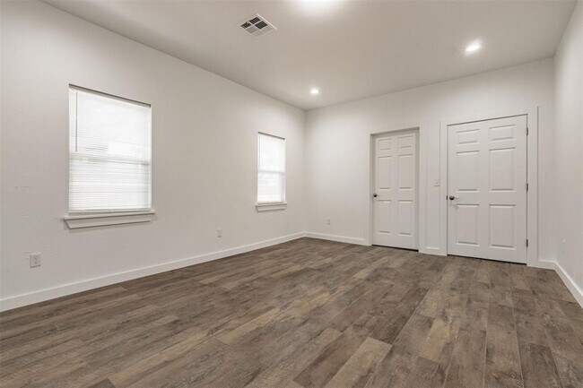 Building Photo - 1221 NW 31st St