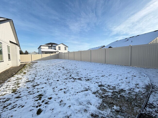 Building Photo - Brand New Hayden Home