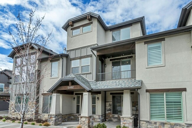 Building Photo - 10482 S Beetdigger Blvd